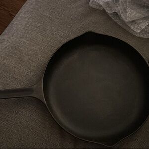 VARDAGEN Frying pan, cast iron, 11” 50143 IKEA